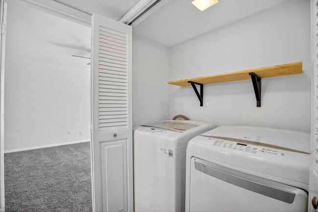 8527 Hearth Dr, Houston, TX 77054 - photo 5