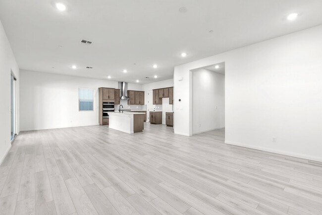 584 La Vis Acrs Ln, Las Vegas, NV 89138 - photo 6