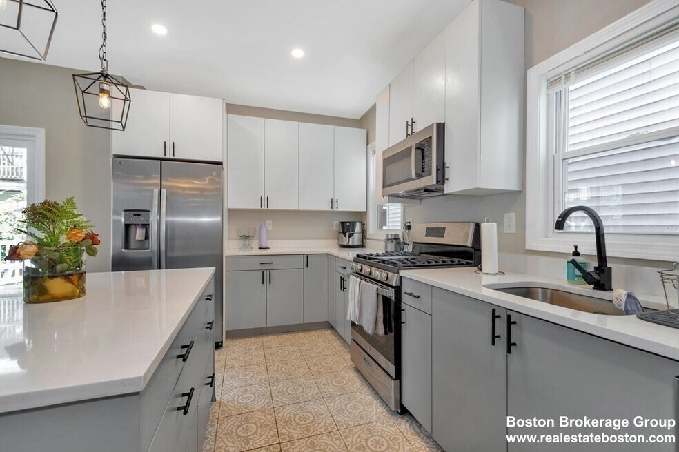 777 Columbia Rd unit 3, Dorchester, MA 02125 - photo 1