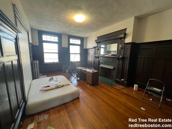 1905 Beacon St unit 2, Brookline, MA 02445 - photo 3