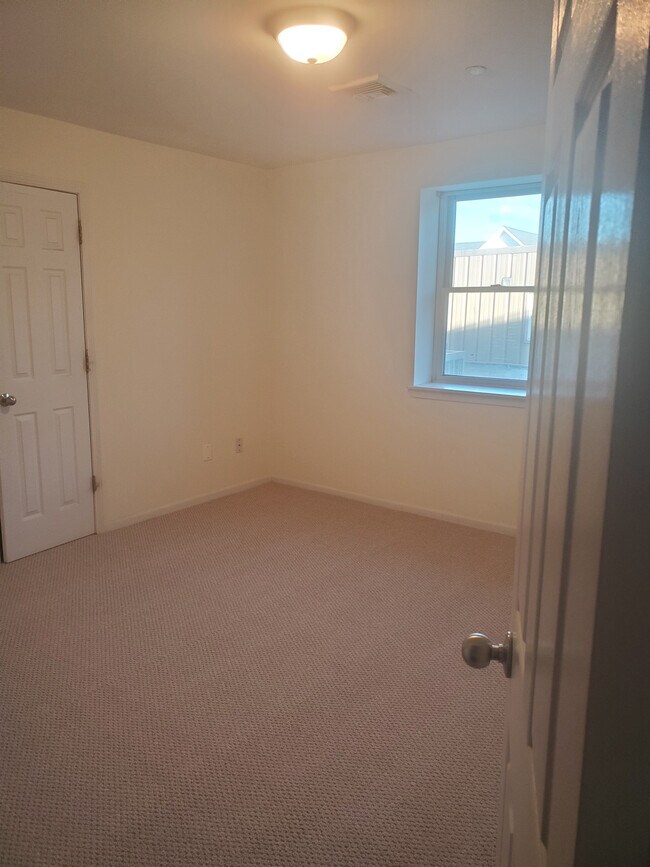 1-3, 2-4 Main St & 4th Ave, Bay Shore, NY 11706 - photo 6