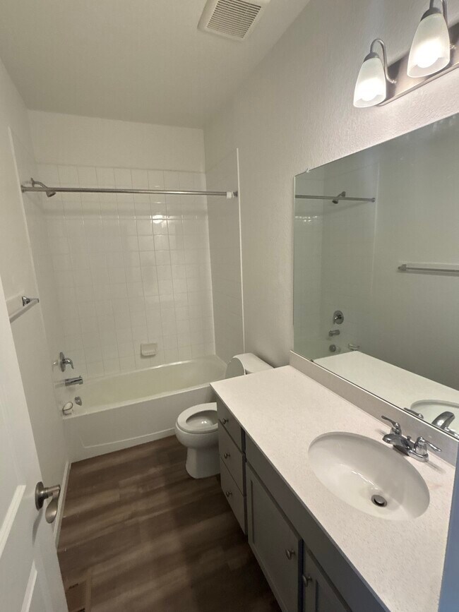 404 Millwall Cir, Castle Pines, CO 80108 - photo 4