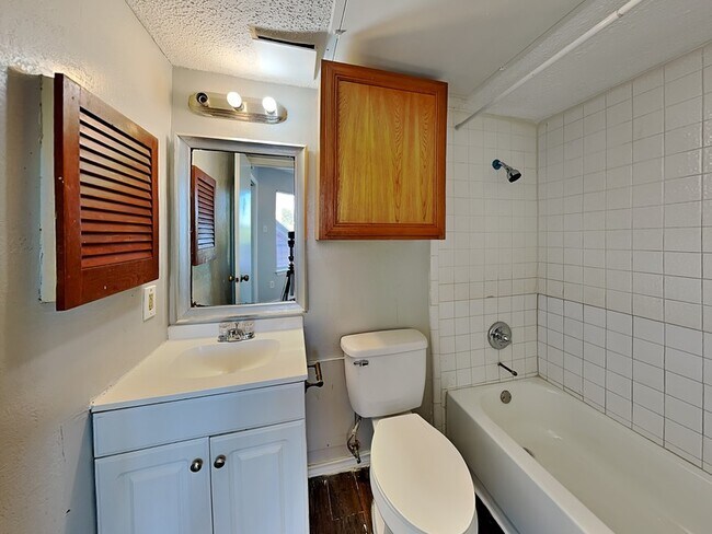 9805 Walnut St unit C306, Dallas, TX 75243 - photo 3