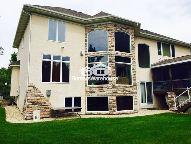 2470 Arnold Palmer Dr, Minneapolis, MN 55449 - photo 3