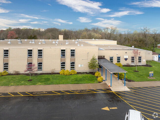 Local residents choose Clermont Northeastern Elementary School to send their Students.
