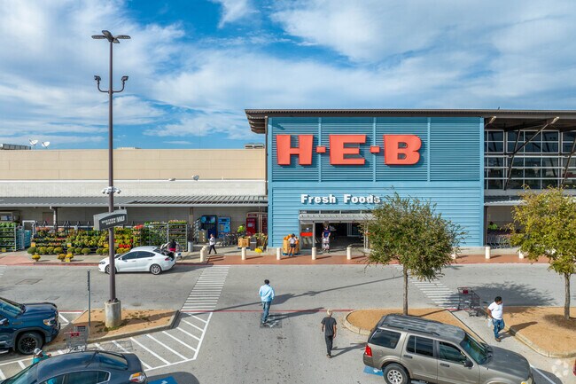 HEB Grocery near La Marque provides fresh produce and household essentials.