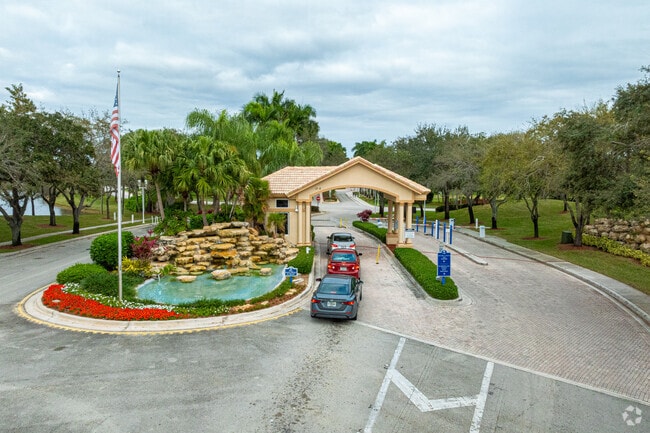 Gated communities are all around Lakes Of Western Pines.