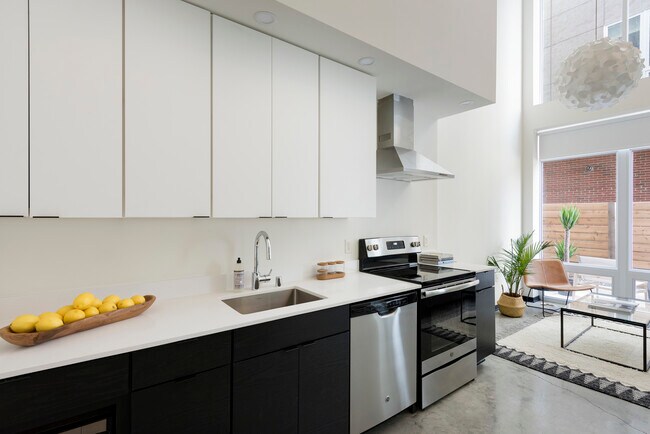 Tula, Minneapolis, MN 55408 - photo 3