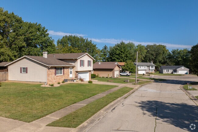 Highland Place is located in Decatur, Illinois.