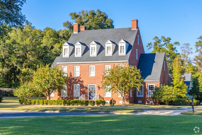 There are a number of three-story homes in Second Creek.