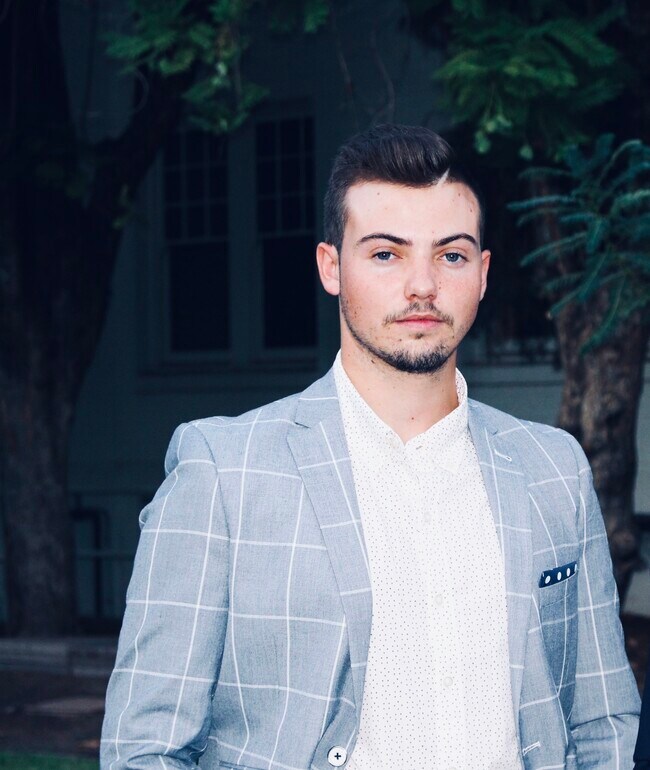 Agent Photo