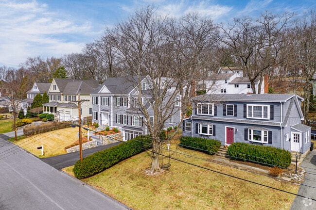 Locals of Prospect Hill have many beautiful houses of various styles to choose from.