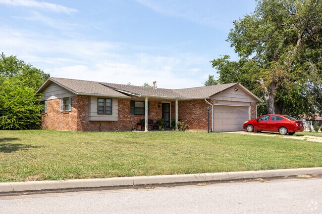 Large lots are offered to the residents of Cooper.