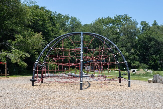 Mary C. Dondero Elementary School has an overall ranking of 95/100.