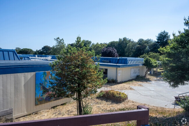 Mar Vista Elementary School has an amazing campus in Aptos.