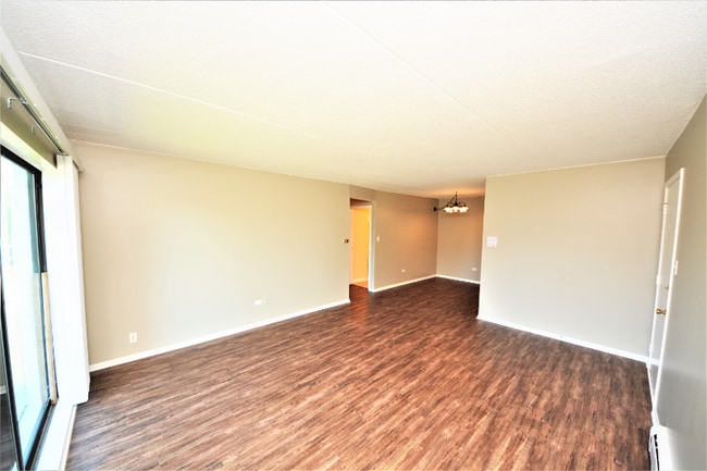 7335 Tiffany Dr unit 2A, Orland Park, IL 60462 - photo 3