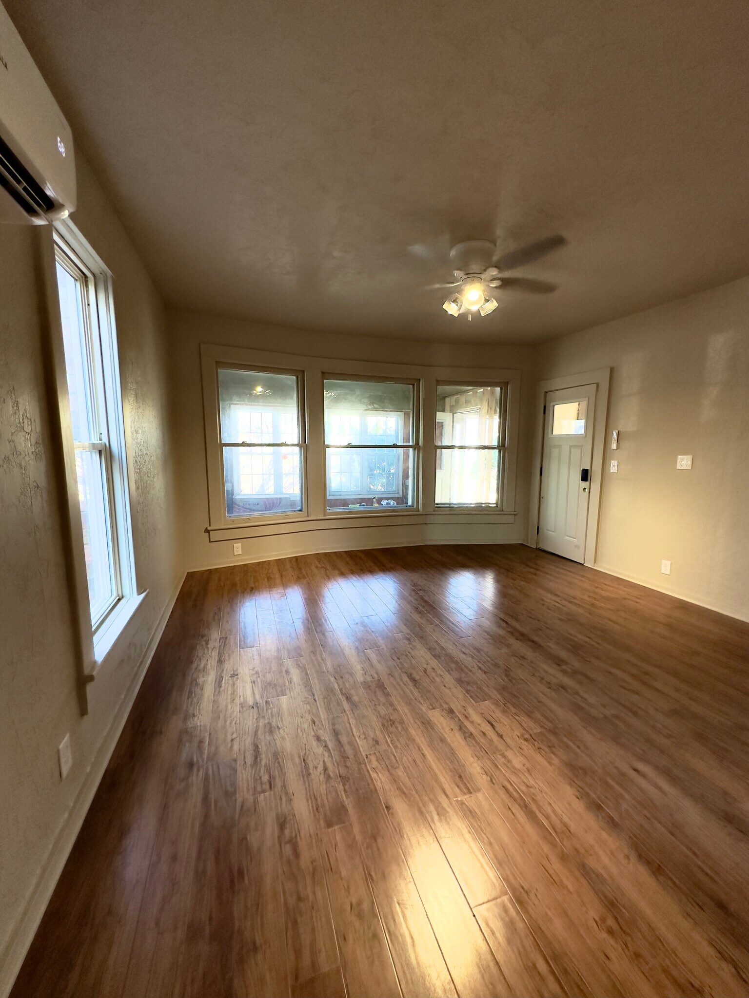 1005 Broadway Ave unit 2, Mattoon, IL 61938 - photo 1