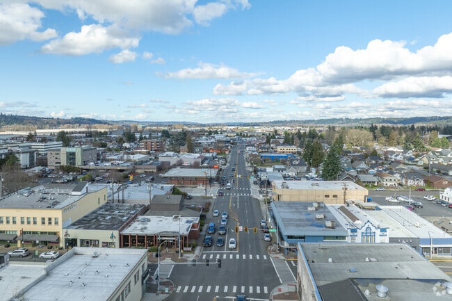 Take a drive from North Auburn to Downtown Auburn in minutes.