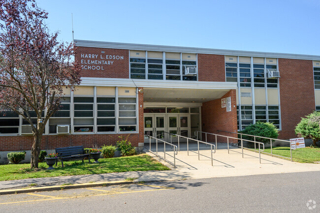 Harry L Edson Elementary serves grades K-4 in Kingston, NY.