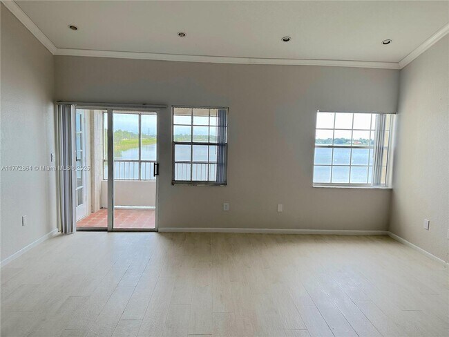 2831 N Oakland Forest Dr, Oakland Park, FL 33309 - photo 2