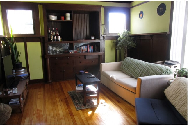 149 E Gilman St unit 2, Madison, WI 53703 - photo 2