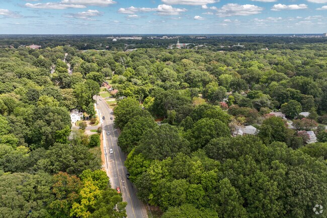 Town and Country Estates is one of the neighborhoods near Wake Forest University.