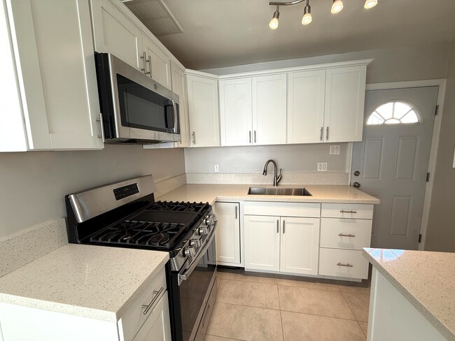 1938 S Rimpau Blvd unit 1938, Los Angeles, CA 90016 - photo 7