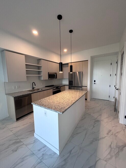 2303 NE 171st St unit A3, North Miami Beach, FL 33160 - photo 1