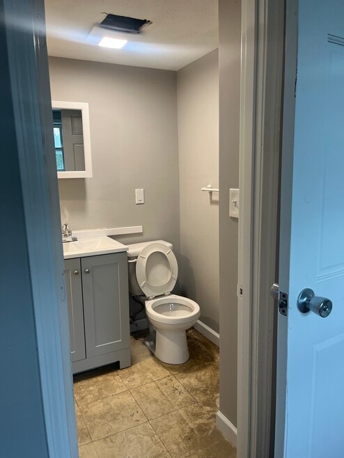 10 Wakefield Ave unit 3R, Wakefield, MA 01880 - photo 1