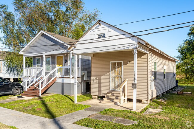 Shotgun style homes are common in the Desire Area.