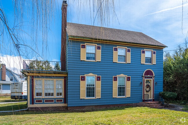 Colonial-style homes are common near Phillipsburg's center.