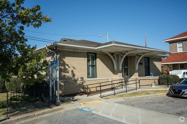 The Florence Station offers transportation via the Amtrak rail near West Haven.