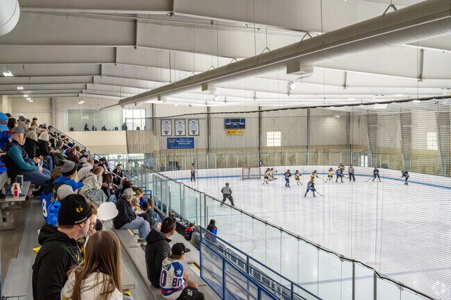 Cheer on your favorite local hockey teams at M Health Fairview Sports Center just minutes from Carver Ridge.