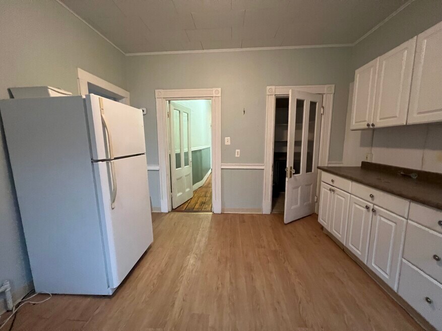 341 Cambridge St unit 2, Cambridge, MA 02141 - photo 1