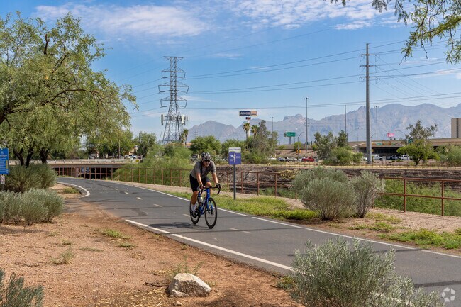 The Loop at Santa Cruz River Park takes bicyclists around the city of Tucson.