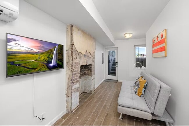 619 10th St NE unit 2, Washington, DC 20002 - photo 2