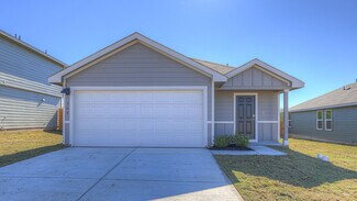 308 Wild Goose Dr, Luling, TX 78648