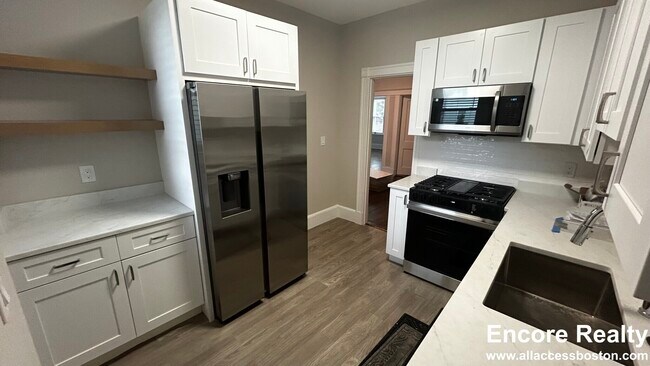 6 Radcliffe Rd unit 7, Allston, MA 02134 - photo 2