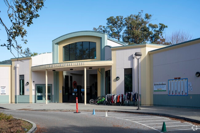 Coleman Elementary School focuses on the higher education of its students in the Dominican area.