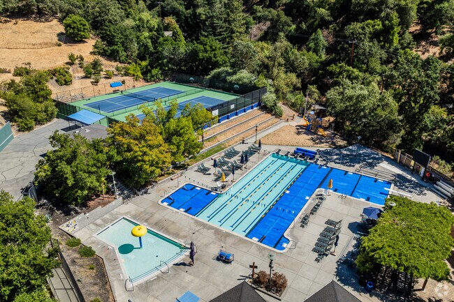 Ranchos Colorados Swim and Tennis Club is a great place to practice swimming in Burton Valley.