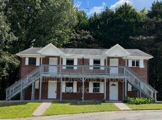 1502 Oakshire Ct Unit D, Winston Salem, NC 27107