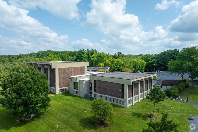 Spectrum Progressive School of Rockford is a private school.