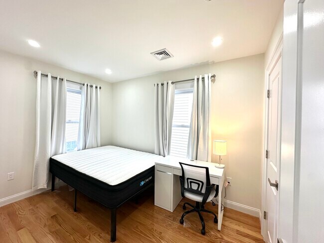 11 Burrell St unit 2, Roxbury, MA 02119 - photo 7