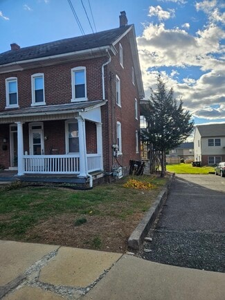 460 State St, East Greenville, PA 18041