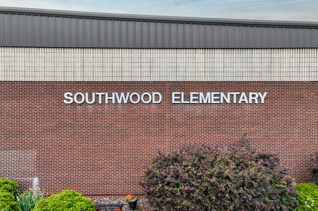 Southwood Elementary School has a student-teacher ratio of 14 to 1.
