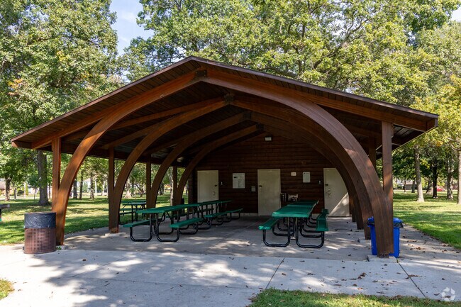 Alicia Park features a pavilion with public restrooms.