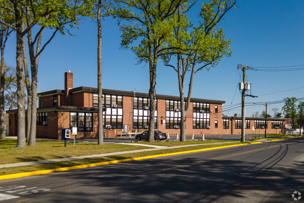 Students can attend Bellmawr Park Elementary School in Bellmawr, NJ.