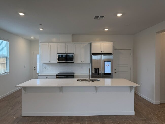 4410 N Lucy Ruiz Ave, Fresno, CA 93723 - photo 2