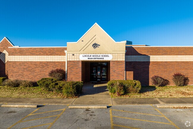 Lincoln Middle School is a public school for students in grades 4th through 8th.