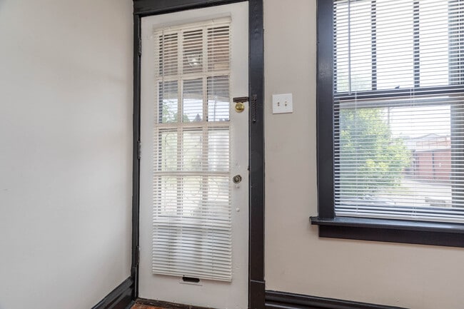 4214 Neosho St unit 1E, Saint Louis, MO 63116 - photo 5